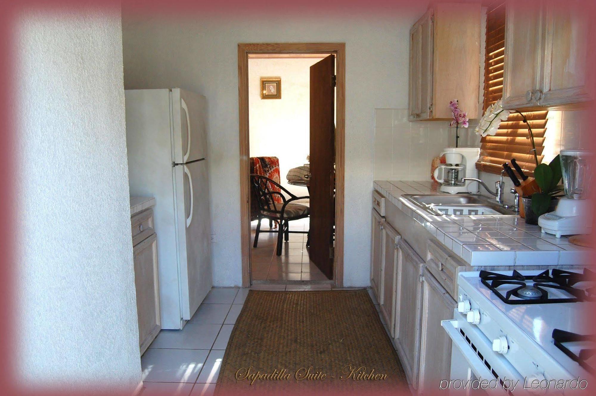 The Sugar Apple Lodging Dunmore Town Room photo
